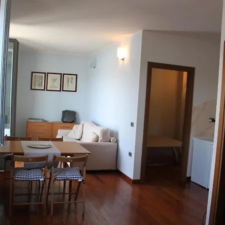 Lakefront With Spectacular Views Lejlighed