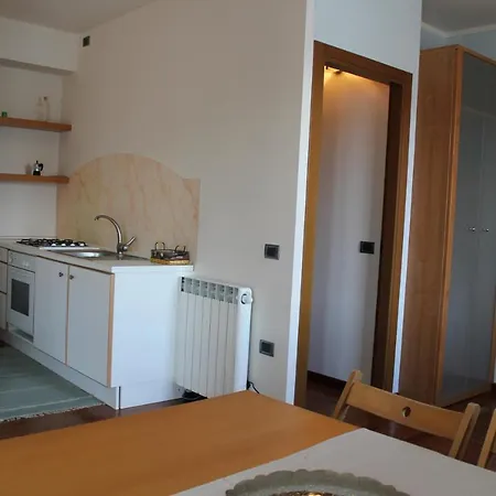 Lakefront With Spectacular Views Ameno