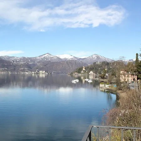 Lejlighed Lakefront With Spectacular Views *