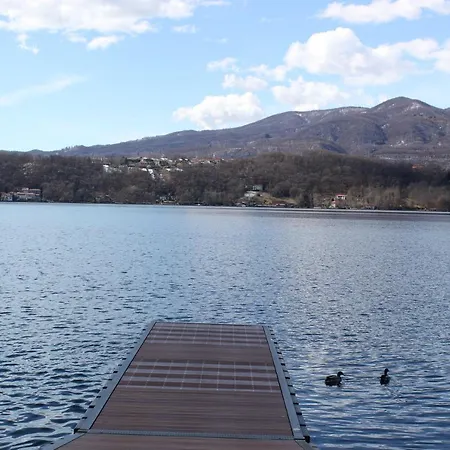 Lakefront With Spectacular Views Ameno
